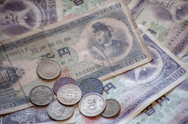 古銭の買取価格はいくら?記念硬貨や金貨の相場一覧をご紹介します!